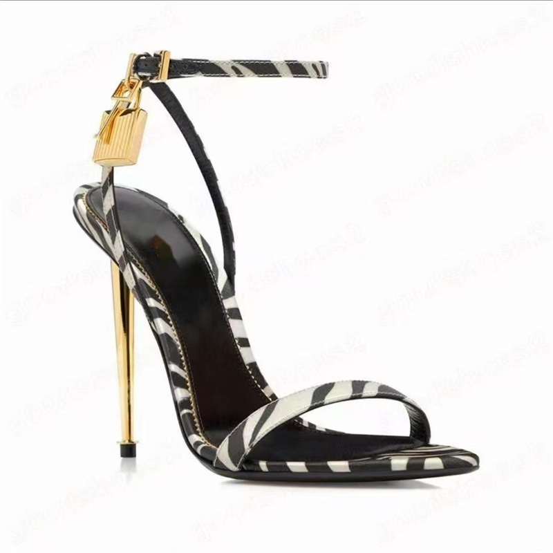 Gesp Effen Kleur Key Lock Deco - Casual Sandal Leather recensie en prijs